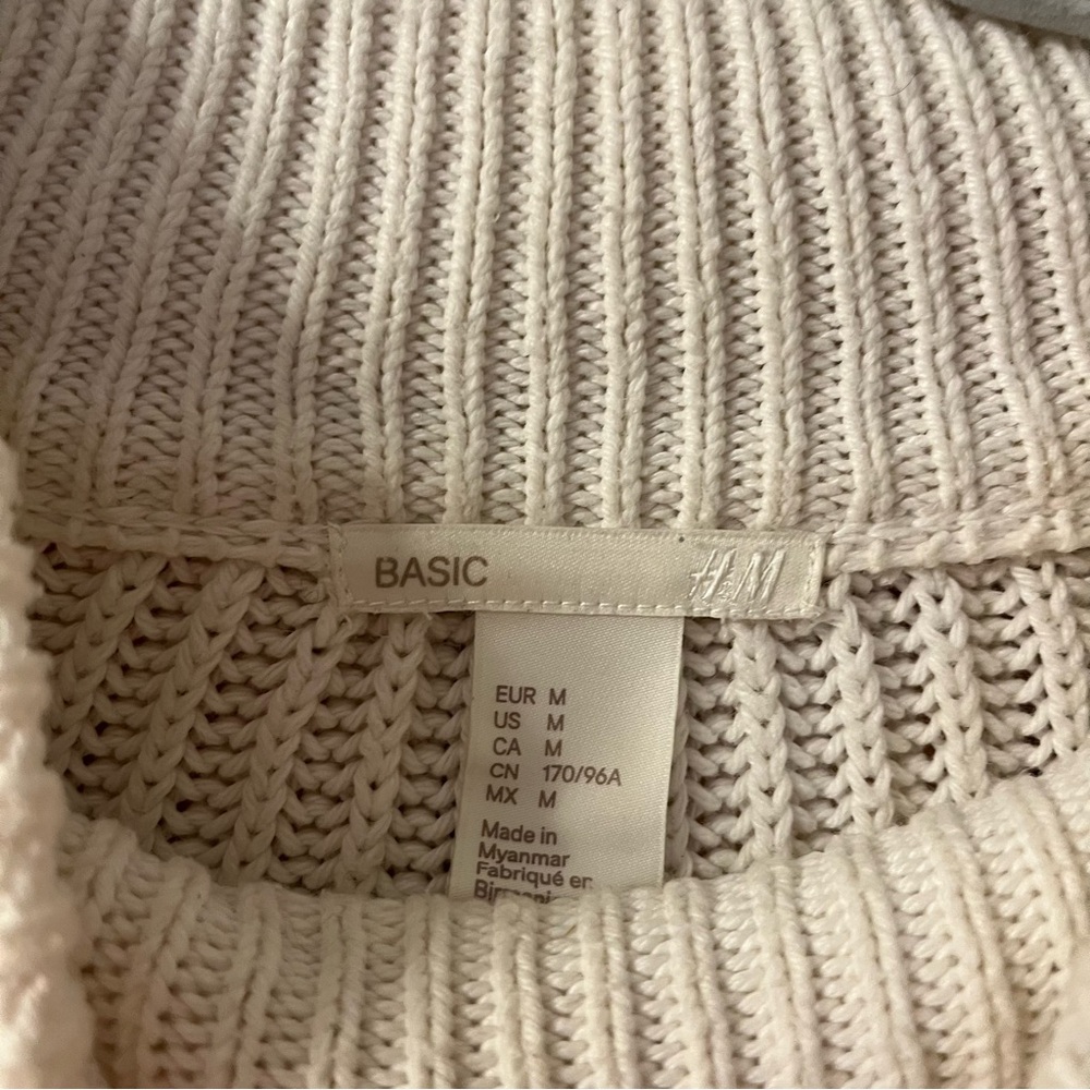 H&M Cream Ribbed Mockneck Sweater - Picture 3 of 4